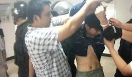 澎湃新闻爆料警察名字,警察姓名引发舆论风暴