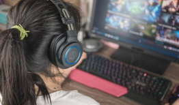 娱乐吃瓜酱戴耳机,揭秘娱乐圈幕后故事